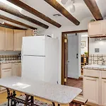 4 Bedroom - 5 Min. Walk To Canyon Road - Mariposa