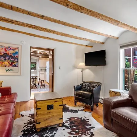 4 Bedroom - 5 Min. Walk To Canyon Road - Mariposa Holiday home