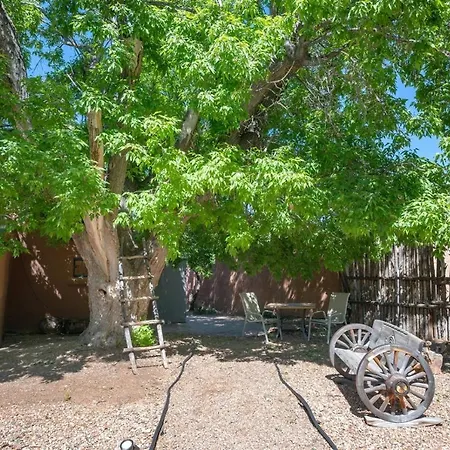 4 Bedroom - 5 Min. Walk To Canyon Road - Mariposa Holiday home *